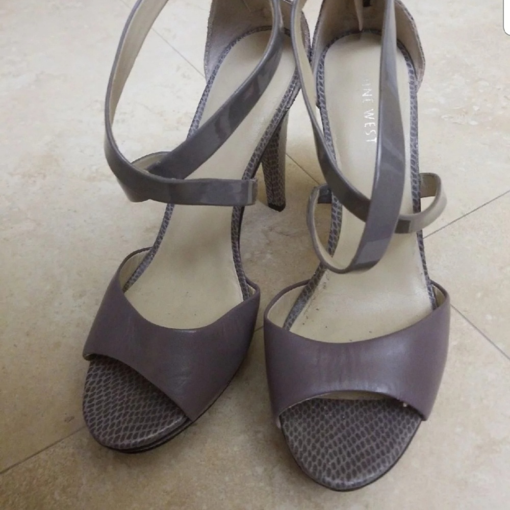 lightly used nine west shoes
